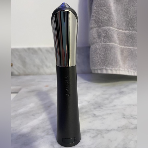 MediCube Glow Booster Age-R Booster-H - Picture 2 of 5